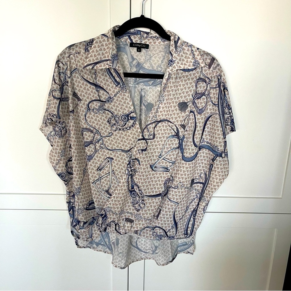 CQ by CQ status print cross body wrap top size small